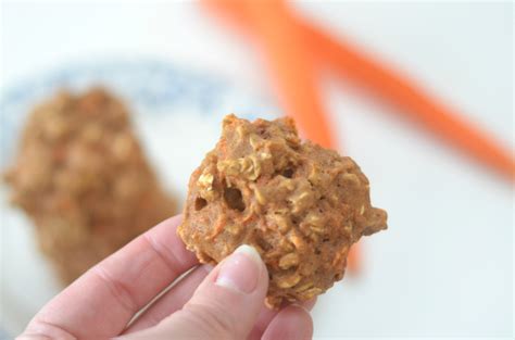 But this recipe is taking the internet by storm for its deliciousness. Carrot Cake Oatmeal Cookies 7 | Building Our Story