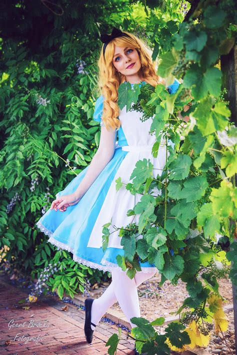 alice in wonderland cosplay by camilla cos on deviantart