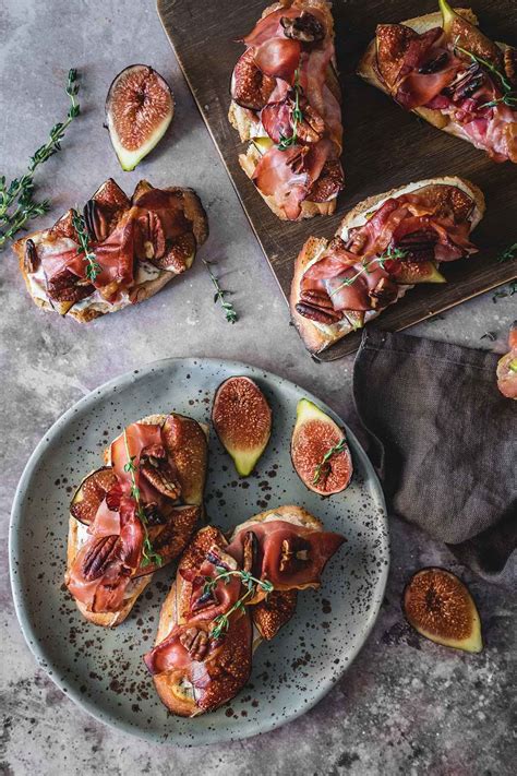 Fig And Goat Cheese Crostini With Prosciutto Yummy Addiction