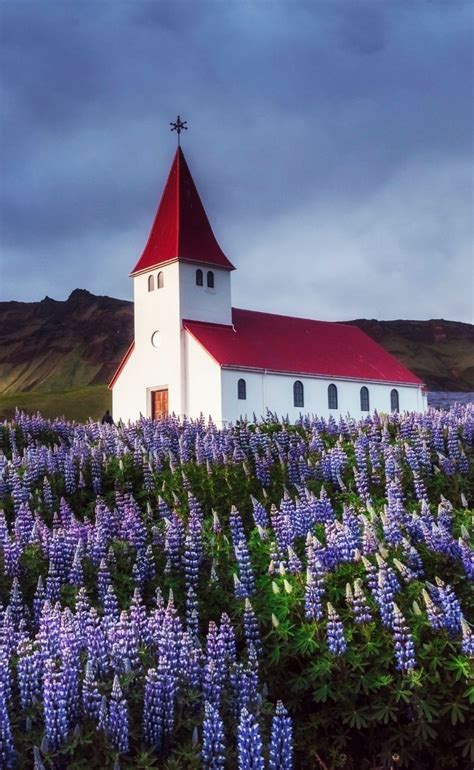 20 Famous Landmarks In Iceland Landmarks Famous Landmarks Red Houses