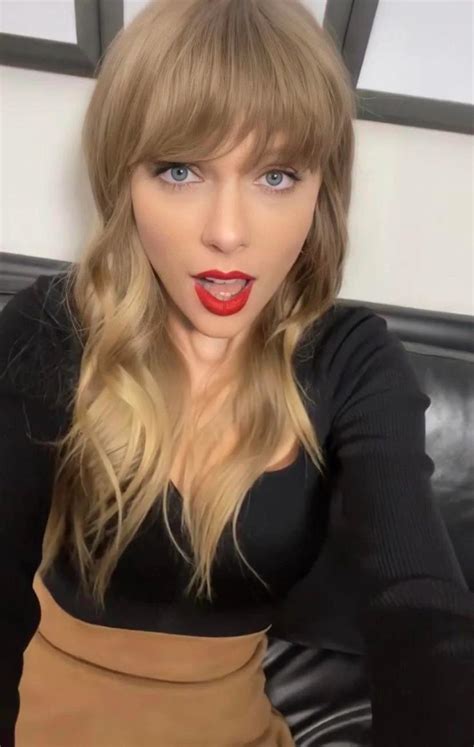 Sexy Taylor Swift Selfie Luscious Lips Rcelebrityselfies