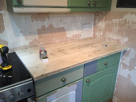 How i made my own solid wood kitchen worktops. Scaffold board worktops... pre-staining and waxing ...