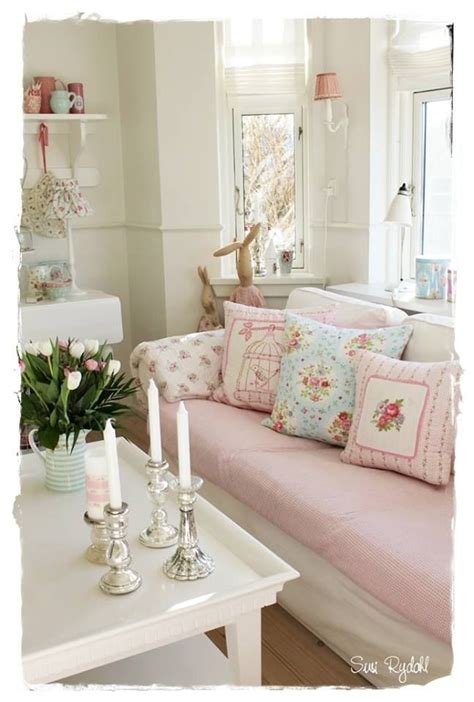 Ideale come regalo originale e unico. Pastel shabby chic living room of pink and blue. | Shabby ...