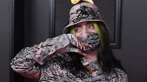 Billie eilish, who dominated last year's grammys, immediately followed with a performance of everything i wanted. Billie Eilish GRAMMYs Look 2021: See Her Gucci Suit Here ...