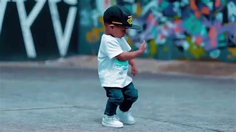Little Kid Dance On Daru Badnam Karti Youtube