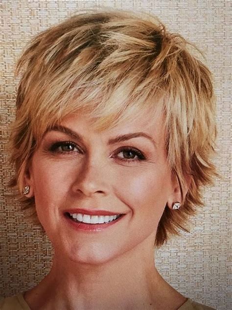 This is a sleek bob, but you can also go for a shaggy bob with the same length it looks best when the hair is parted in the middle and would suit both medium and short hair. Pin on Haircut