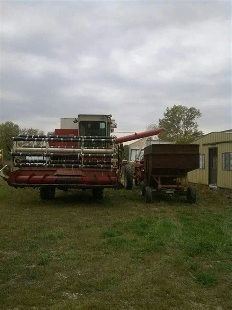 Ih 715 Combine Agriculture Farming Farmall Tractors Farm Machinery