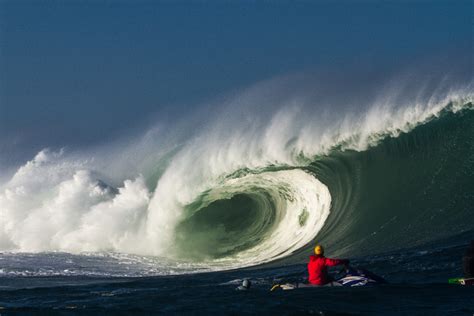 The 14 Biggest Waves Ever Surfed 14 Is Terrifying Page 15