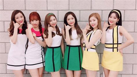 Top 10 Female Idol Groups According To Brand Reputation In November