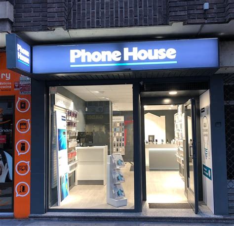 Además también tenemos en accesorios hasta un. Phone House inauguró tres nuevas tiendas en abril - Blog ...