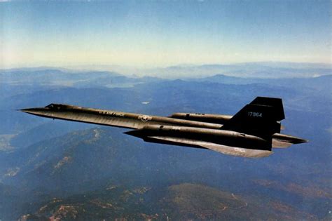 Thirty years after entering service, the blackbird is aloft again after a premature retirement. Lockheed SR-71 Blackbird