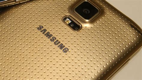 Gold Samsung Galaxy S5 Hits Three