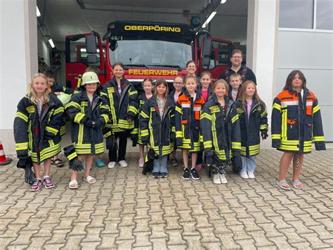 Besuch Der Feuerwehr Begeistert Grundsch Ler Aus Oberp Ring Grund