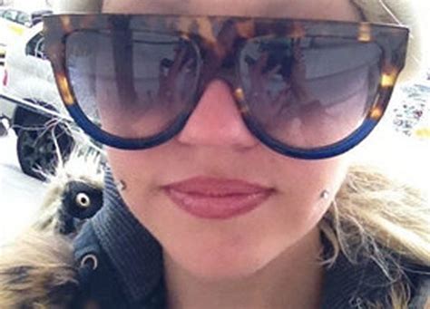 Pic Amanda Bynes Face Piercing — Former Child Star Debuts Bizarre
