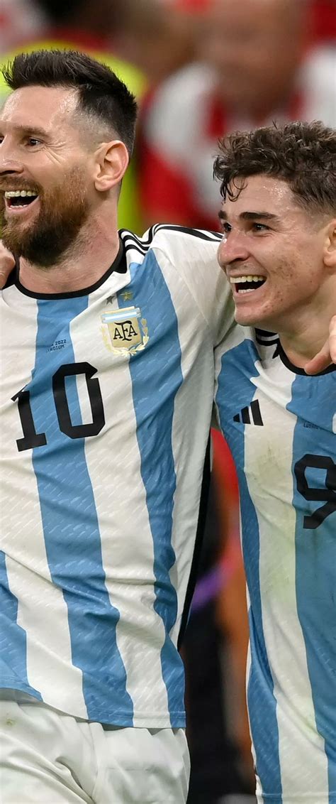 1440x3440 Lionel Messi And Julian Alvarez In Qatar Fifa 2022 1440x3440