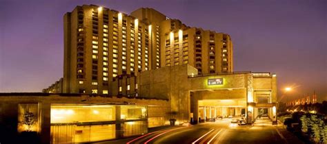 Amazing Prices To The Lalit Hotel In Delhi India With Uk