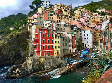 Why Riomaggiore Is My Fave Cinque Terre Town One Girl Whole World