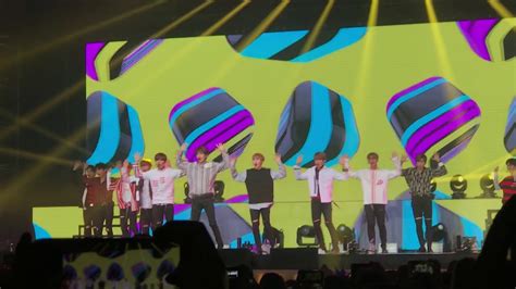 Thankfully, everything went smoothly after that and it's a relief that the unfortunate incident hasn't prevented wanna one from coming back here again. 170922 WANNA ONE (워너원) Fan Meeting in Singapore - Wanna Be ...