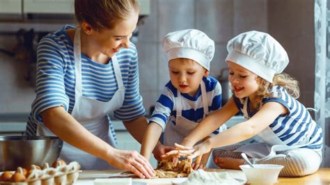 Los 8 Beneficios De Que Tus Hijos Te Ayuden En La Cocina Cucinare