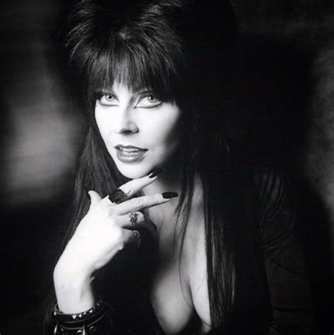 1980s Cassandra Peterson Aka Elvira Mistress Of The Dark 9gag
