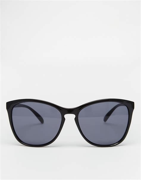 Vero Moda Cat Eye Sunglasses In Black Lyst
