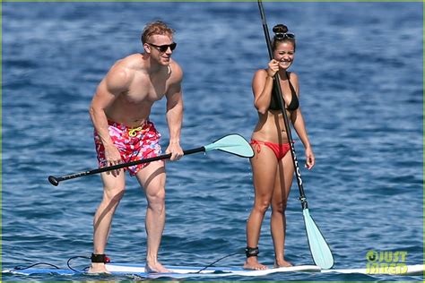 The Bachelors Sean Lowe Bares Buff Beach Bod With Wife Catherine In Hawaii Photo 3465635