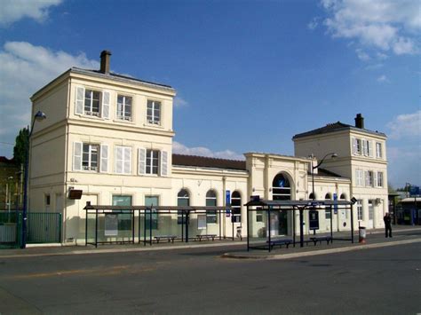 Gare De Survilliers Fosses Train Station Bonjourlafrance Helpful