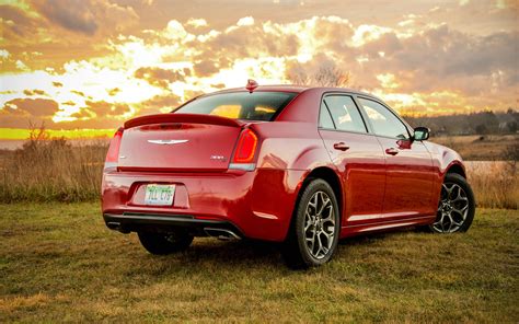 2017 Chrysler 300s Review Old Ironsides Is Still A Bargain Benz