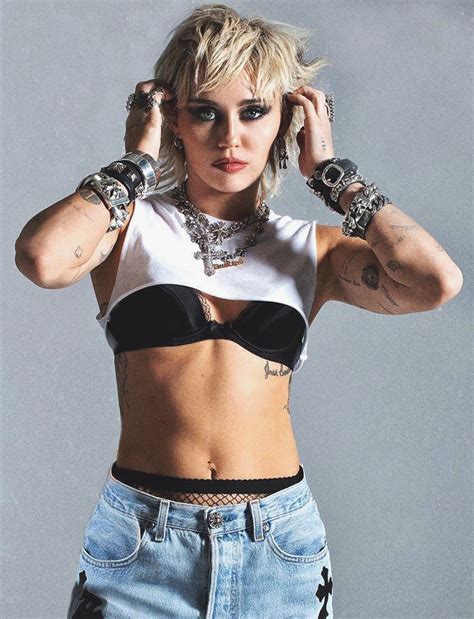 Fotos De Miley Cyrus Fotos De Lady Gaga Moda Con Zapatillas Ropa De