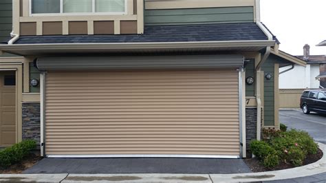Insulated garage doors allow you to get maximum performance from ac and heating units, reducing the consumption of electrical energy. Residential Insulated Roll Up Garage Doors | Dandk Organizer