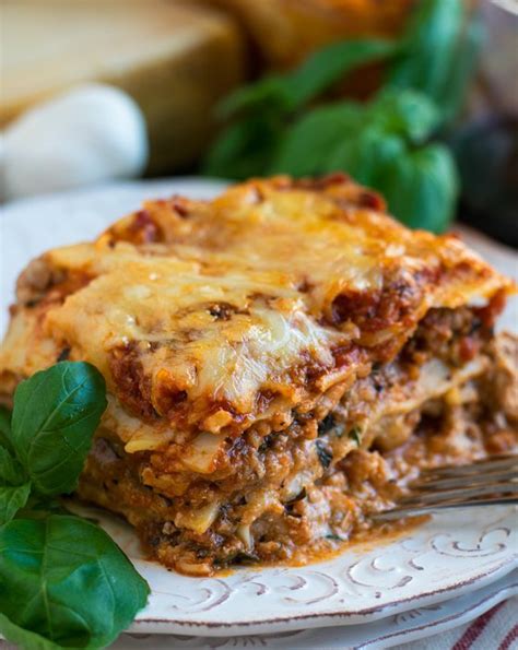 Classic Beef Lasagna 99easyrecipes