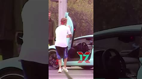 Justin Bieber Stops Traffic To Dance In The Street Youtube