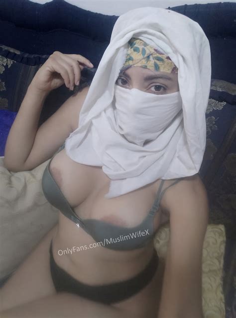 Real Arab Muslim Wife In Hijab Me Showing My Nude Body Pics