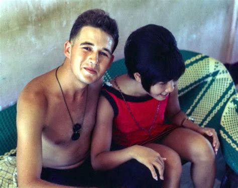 GALERIE Válka ve Vietnamu z jiné stránky Fotografie dívek které