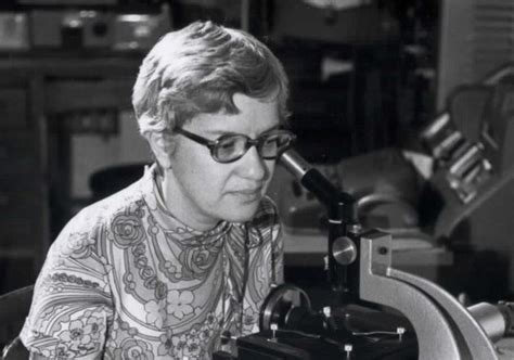 Vera Rubin astrónoma Mujeres con ciencia