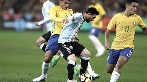 Las diez selecciones de sudamérica estaban listas para el inicio de las eliminatorias rumbo a qatar 2022. La Conmebol suspendió las Eliminatorias - Diario 10