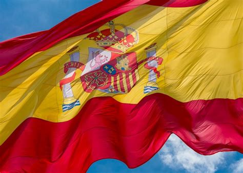 Bandiera Spagnola Storia E Significato Sulle Strade Del Mondo