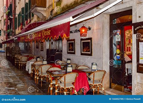 Bistrot Is Traditional French Cafe Located On Boulevard De Port Royal