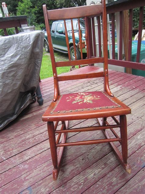 Unbelievable Antique Rocking Chair Needlepoint Seat Amish Indoor Chairs