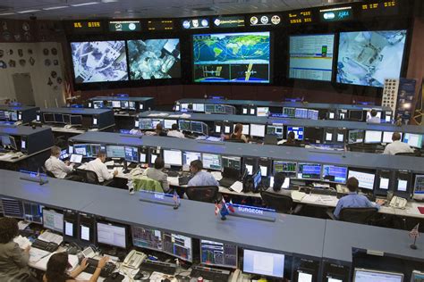Space Station Flight Control Room Jsc2013 E 066435 16 Jul Flickr