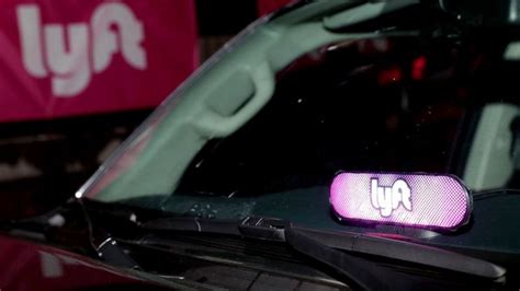Lyft Valued At 24bn Ahead Of Share Market Debut Bbc News