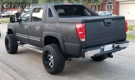 2005 Chevrolet Avalanche 1500 With 22x12 44 Fuel Maverick D260 And 35