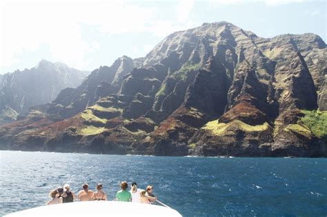 11 Reasons To Visit Kauai Makana Charters Na Pali Boat Tours