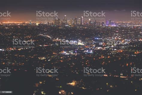 아름 다운 슈퍼 광각 공중의 야경 로스 앤젤레스 캘리포니아 미국 시내 지구 산 및 도시 너머 풍경 0명에 대한 스톡 사진 및 기타 이미지 istock