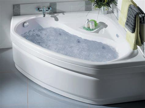 Parfum, tranquillité, relaxation… un bon bain chaud est un réel plaisir. Allibert Lucina Twinzen² baignoire d'angle 140x140 cm avec ...