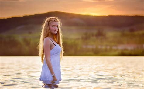 Hd Wallpaper Sexy Girl Picture 1920x1200 Hair Sunset Water One
