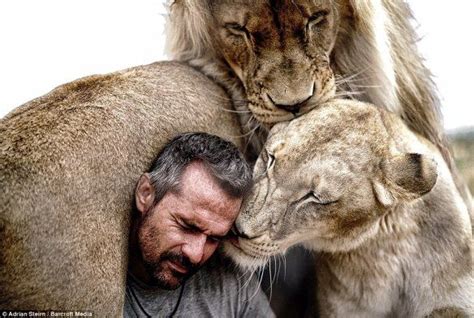 16 Amazing Photos Of The South African Lion Whisperer Kevin Richardson