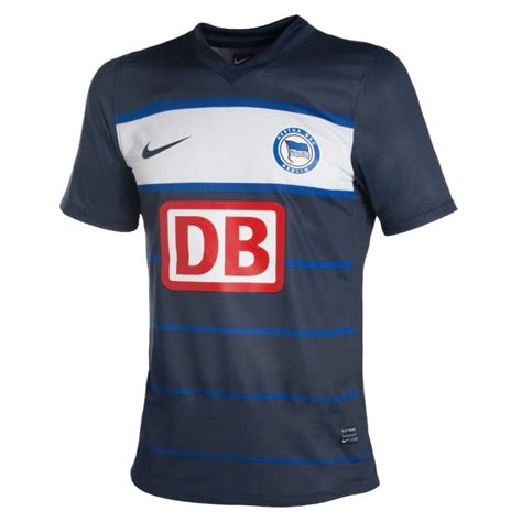 Sehen sie alle klassischen trikots von hertha bsc im football kit archive. Bild: Hertha BSC Berlin Home Trikot 2011/12