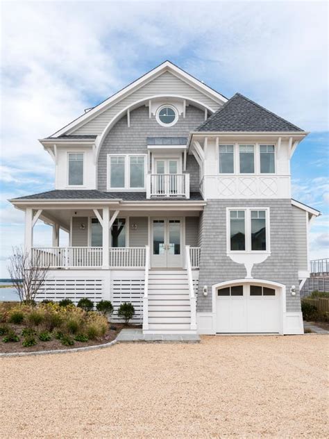 South Hamptons Beach House With Deck And Heated Swimming Pool Hgtvs