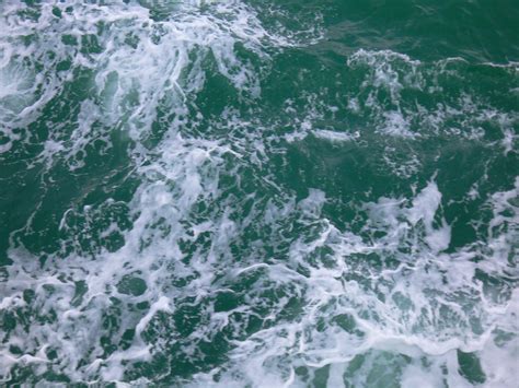 File:Sea water Virgo.jpg - Wikimedia Commons